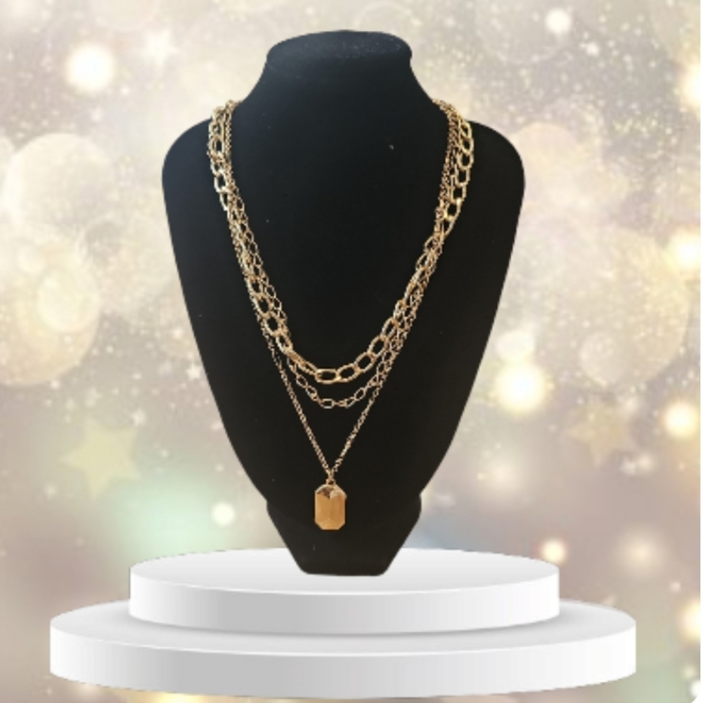 Elegant Three Strand Layered Necklace. - Picture 1 of 6